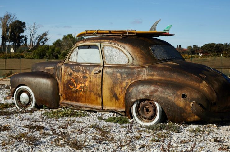 A junk car lying around in a residential apartment in Memphis, TN